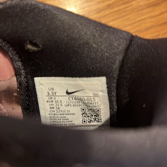 Nike Kyrie black lace basketball sneakers - Picture 3 of 10